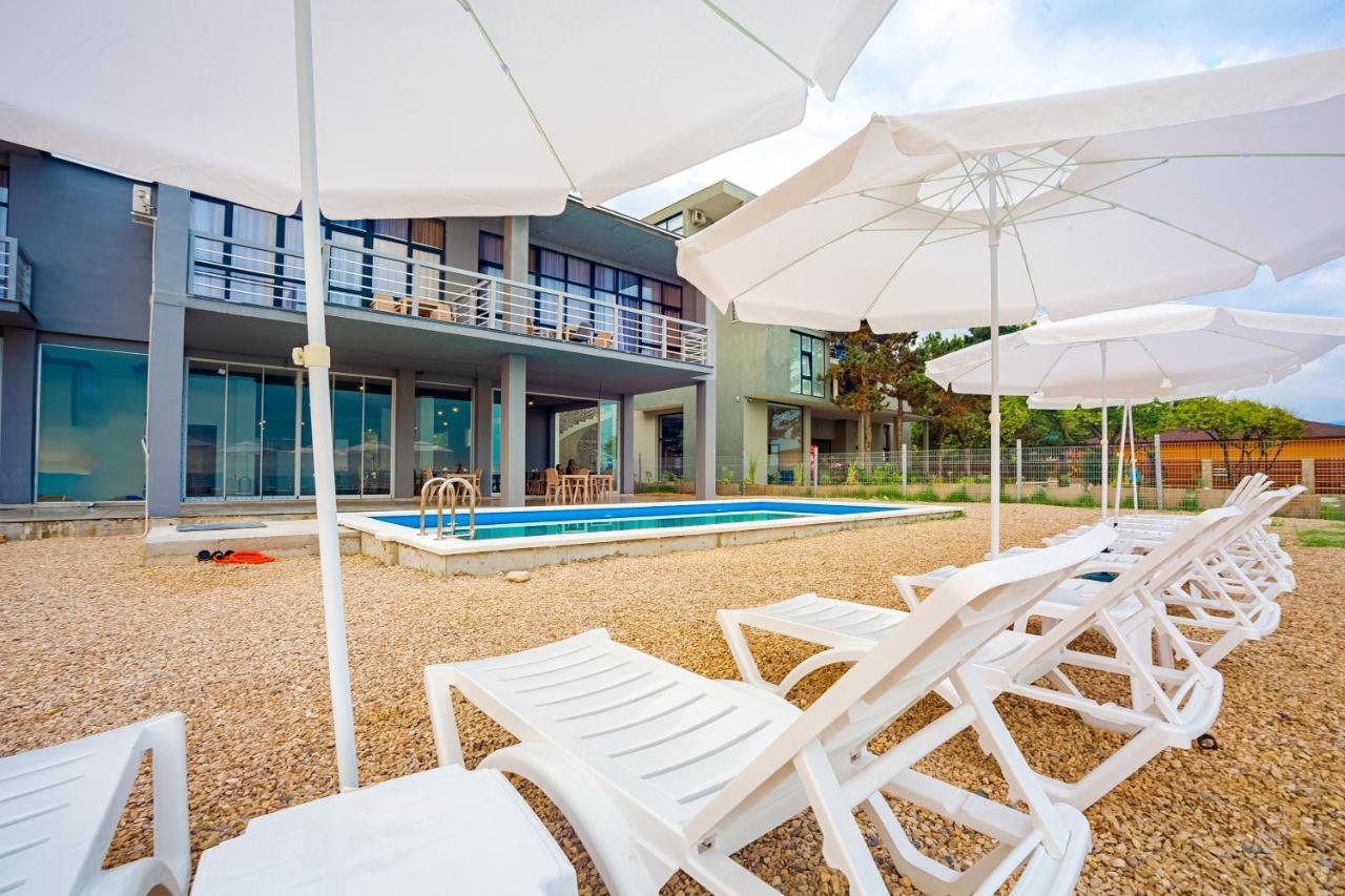 Green Land Hotel Tsandrypsh ภายนอก รูปภาพ