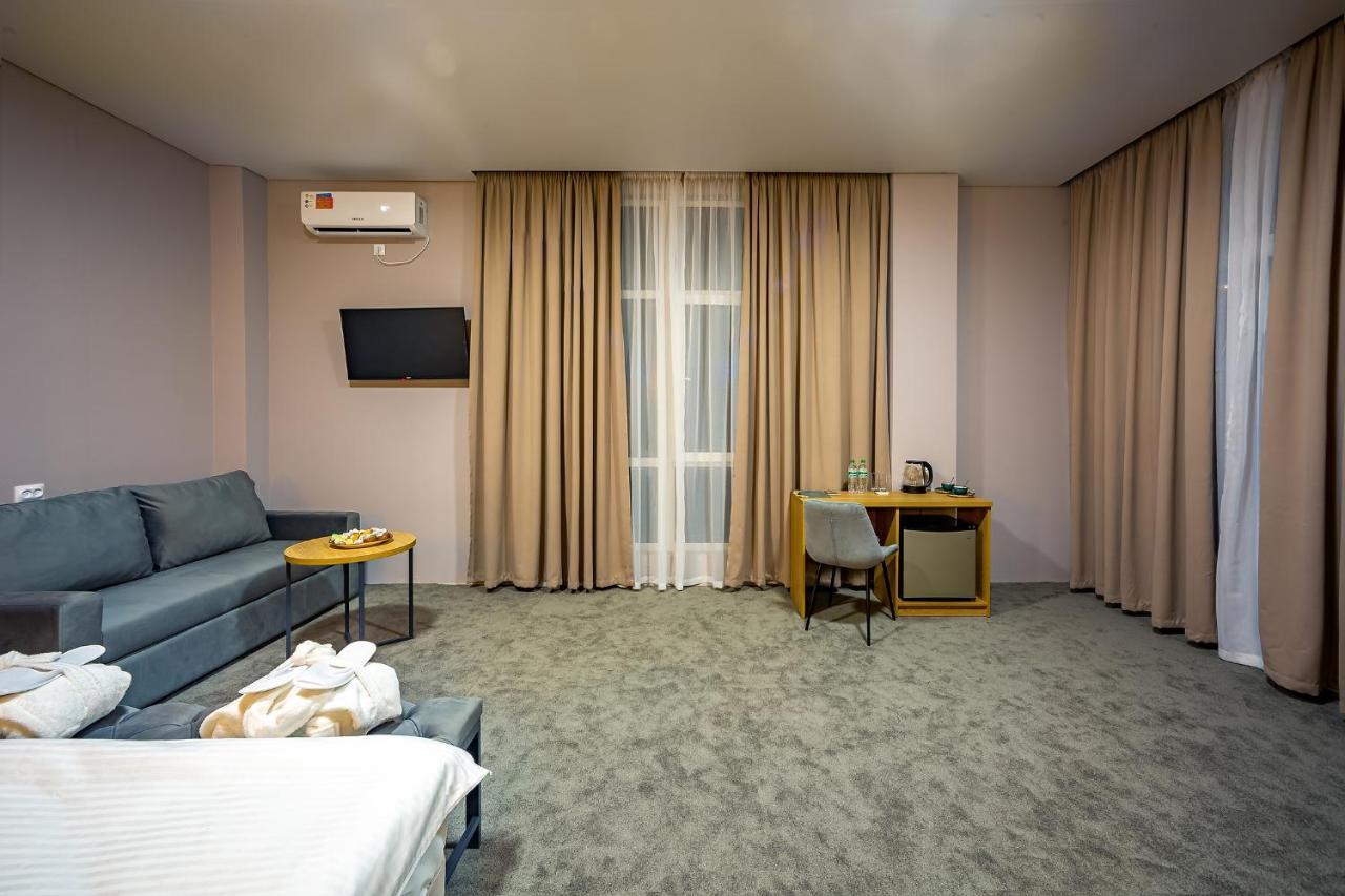Green Land Hotel Tsandrypsh ภายนอก รูปภาพ