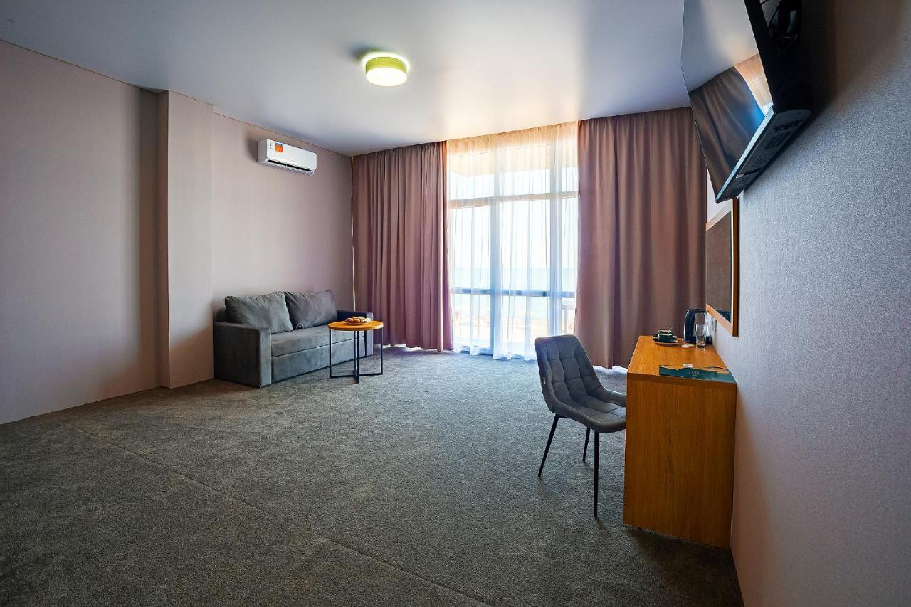 Green Land Hotel Tsandrypsh ภายนอก รูปภาพ
